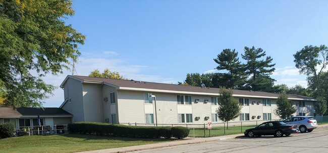 Ken-Rock Apartments in Rockford, IL - Building Photo - Building Photo