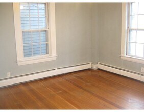 4 Town House Square-Unit -1 in Marblehead, MA - Building Photo - Building Photo