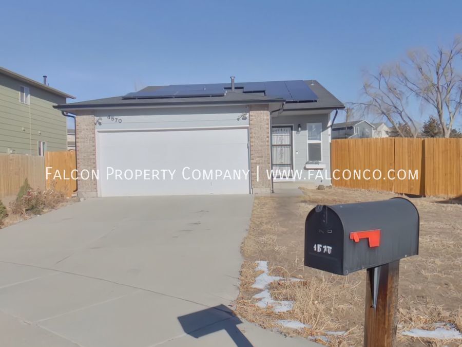 4570 Dooley Way in Colorado Springs, CO - Building Photo