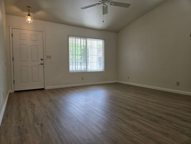369 Leffler Pl in Turlock, CA - Building Photo - Building Photo