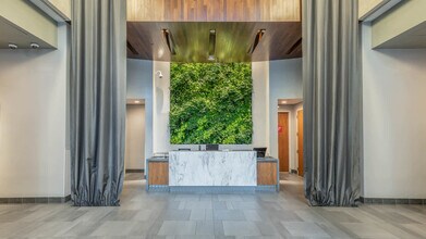 660 Washington St in Boston, MA - Foto de edificio - Building Photo