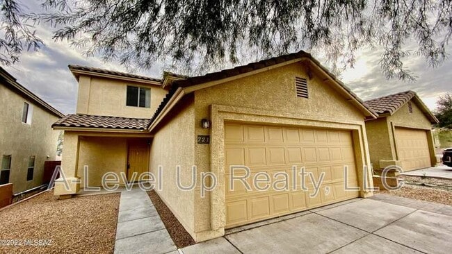 property at 721 W Flaming Arrow Dr