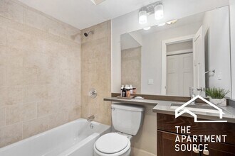 696 Elm Pl in Highland Park, IL - Foto de edificio - Building Photo