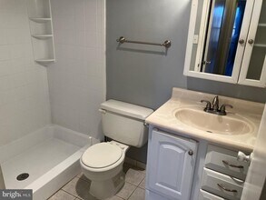 16 Silverwood Cir, Unit 9 in Annapolis, MD - Building Photo - Building Photo