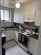 1064-1064 Merivale Rd in Ottawa, ON - Building Photo - Building Photo