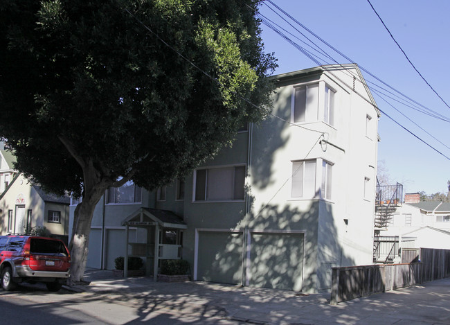 1521 Alameda Ave in Alameda, CA - Building Photo - Building Photo