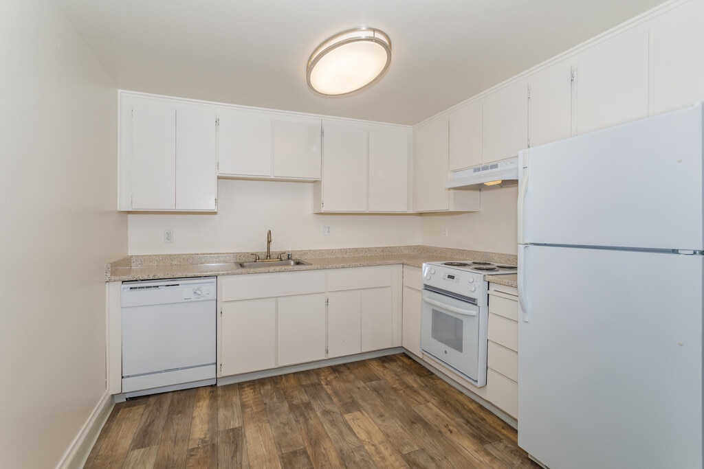 Clarendon House Apartments in Sacramento, CA