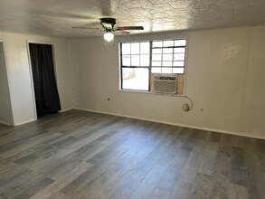 1220 Graham St in Paris, TX - Foto de edificio - Building Photo