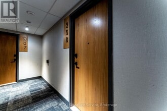 7-207 Erie Ave in Brantford, ON - Building Photo - Building Photo