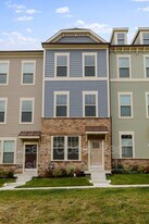 9016 Shady Pines Dr in Frederick, MD - Building Photo