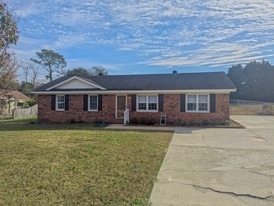 5310 Lord Tennyson Dr in Wilmington, NC - Building Photo