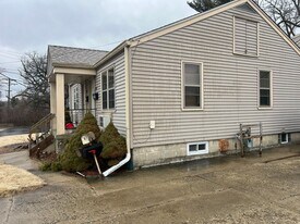 211 Anne St in Dekalb, IL - Building Photo
