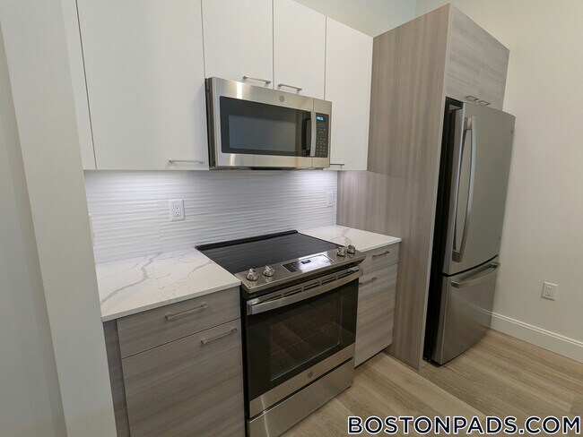 1079 Commonwealth Ave in Boston, MA - Foto de edificio - Building Photo