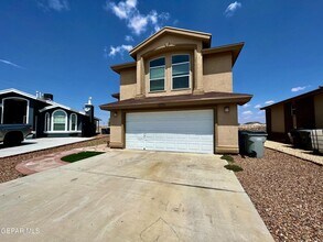 12701 Francisco Paz Dr in El Paso, TX - Foto de edificio - Building Photo