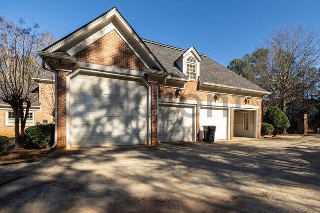 2801 Spreading Oaks Dr NW in Acworth, GA - Foto de edificio - Building Photo