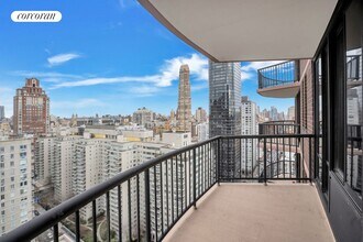 304 E 65th St in New York, NY - Building Photo - Building Photo