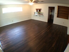 1502 Westcrest Dr in Arlington, TX - Building Photo - Building Photo