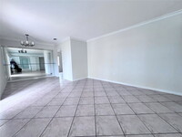 6781 W 11th Ct in Hialeah, FL - Building Photo - Building Photo