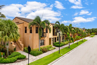 Paseo Fort Myers in Ft. Myers, FL - Building Photo - Building Photo