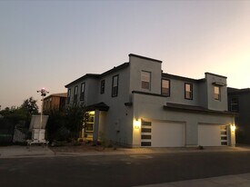 4349 E Berkeley Rd in Phoenix, AZ - Building Photo