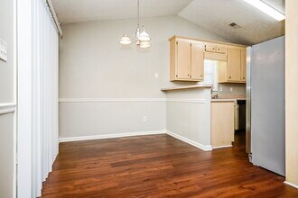 717 Kaylors Meadow in Locust Grove, GA - Foto de edificio - Building Photo