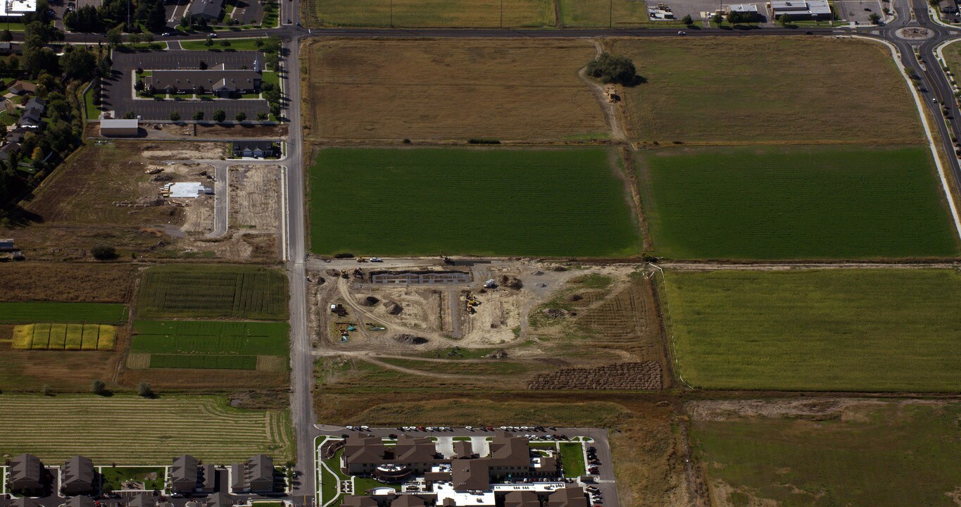 N 400 E in North Logan, UT - Building Photo