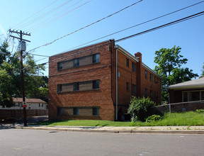 5205 Bass Pl SE in Washington, DC - Building Photo - Building Photo