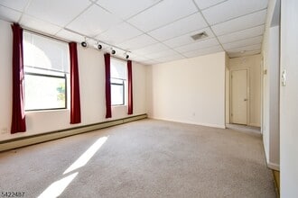 431 Springfield Ave in Summit, NJ - Building Photo - Building Photo