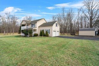 62 Vinegar Hill Rd in Pine Bush, NY - Building Photo - Building Photo