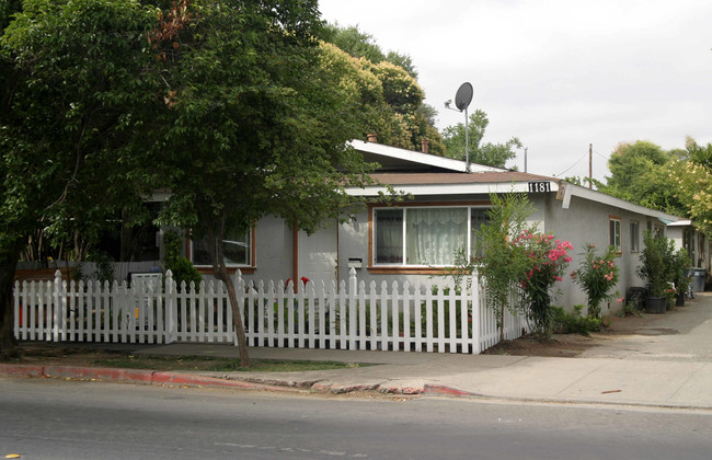 1181 Detroit Ave in Concord, CA - Building Photo - Building Photo