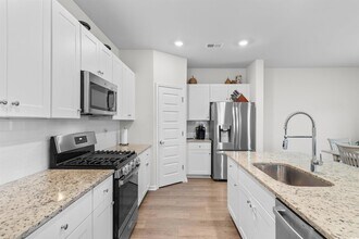 1057 Saltgrass Way in Myrtle Beach, SC - Building Photo - Building Photo