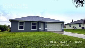 1913 NE 19th Terrace in Cape Coral, FL - Building Photo