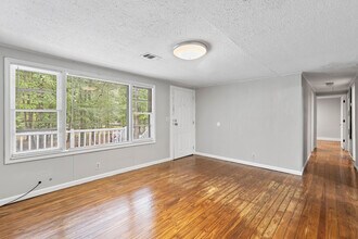 324 Forest Rd in Notasulga, AL - Building Photo - Building Photo