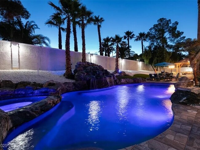 2101 Diamond Bar Dr in Las Vegas, NV - Building Photo - Building Photo