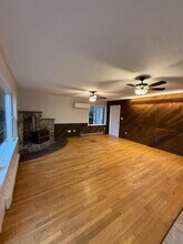 52 Valley St in Wakefield, MA - Foto de edificio - Building Photo