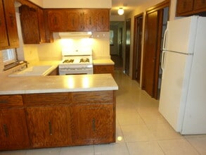 5004 W Montrose Ave, Unit 2 in Chicago, IL - Foto de edificio - Building Photo