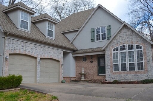 300 Genesis Dr in Bentonville, AR - Building Photo