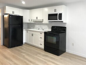 277-277 Lakeview Ct in Cobourg, ON - Building Photo - Building Photo