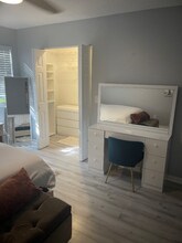 704 Brigadoon Dr in Clearwater, FL - Building Photo - Building Photo