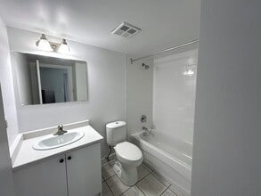 Maplewood Place Apartments in Barrie, ON - Building Photo - Building Photo