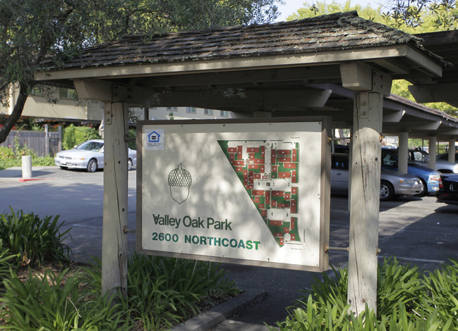 Valley Oak Park Apartments in Santa Rosa, CA - Building Photo - Building Photo