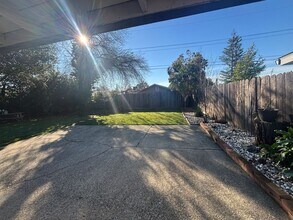 1006 Camelia Ave in Roseville, CA - Building Photo - Building Photo