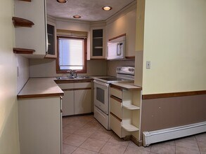 10 Hill St, Unit 1 in Somerville, MA - Building Photo - Building Photo