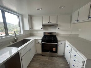 10237 Tujunga Canyon Blvd in Los Angeles, CA - Building Photo - Building Photo