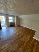 30 E Elm St, Unit B in Yarmouth, ME - Building Photo - Building Photo