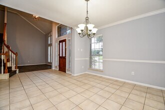 6335 Oakburl Ln in Sugar Land, TX - Building Photo - Building Photo