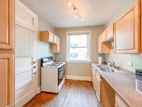 1337 W Lunt Ave, Unit J02P in Chicago, IL - Building Photo - Building Photo