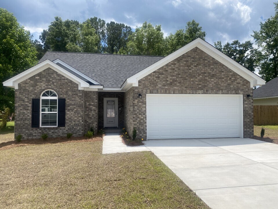3244 Spiral Ln in Effingham, SC - Building Photo