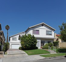 731 E Cypress Ave in Burbank, CA - Building Photo