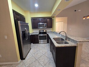 1096 Winding Pines Circle in Cape Coral, FL - Foto de edificio - Building Photo